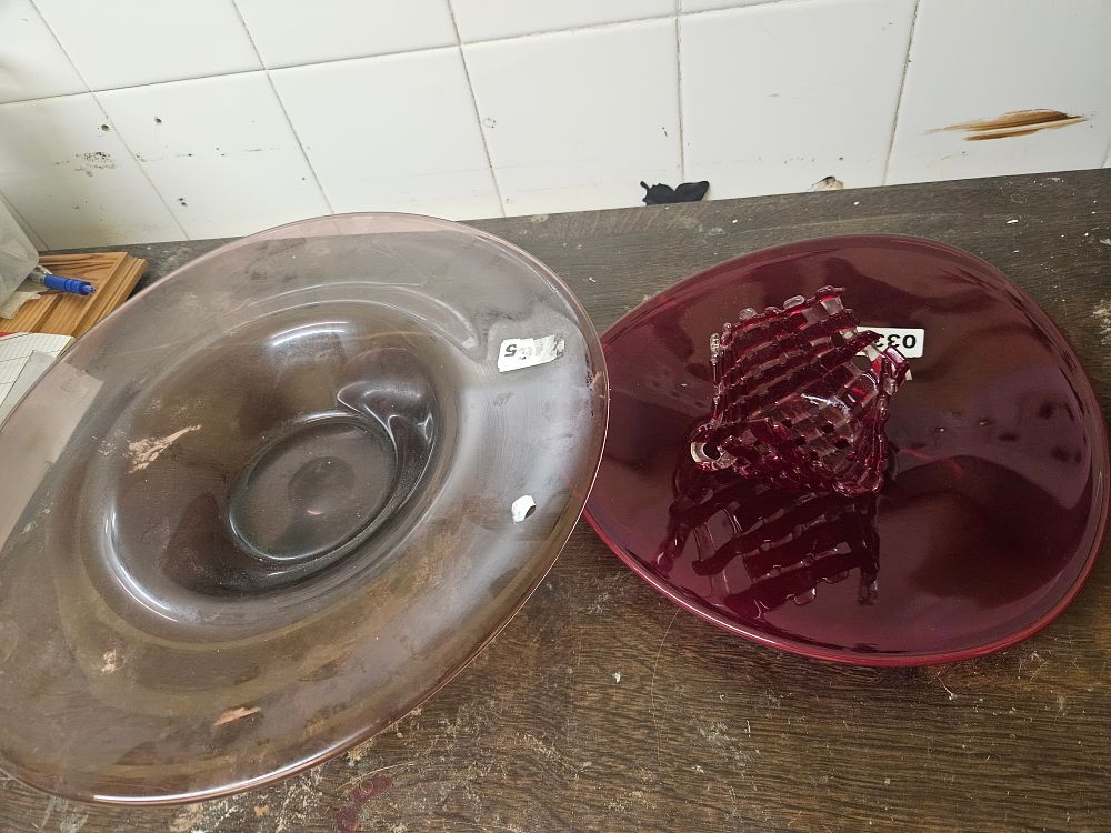 Lot 305 – A Trio of 20th-Century Art Glass Vessels including Two Shallow Chargers and a Textured Ruby Red Dish
