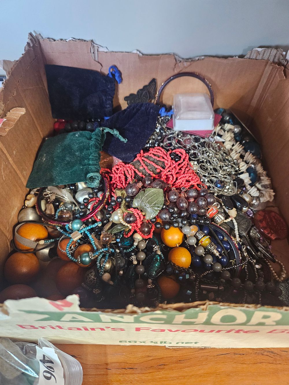 Lot 316 – An Assortment of Mixed Costume and Fashion Jewellery
