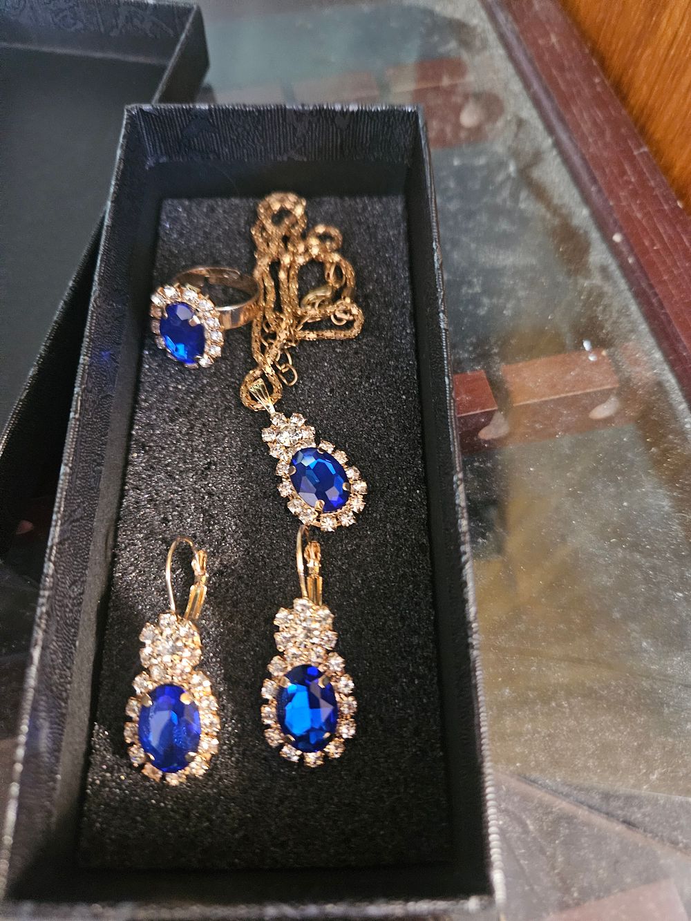 Lot 335 – A Collection of Blue and Clear Paste Set Costume Jewellery