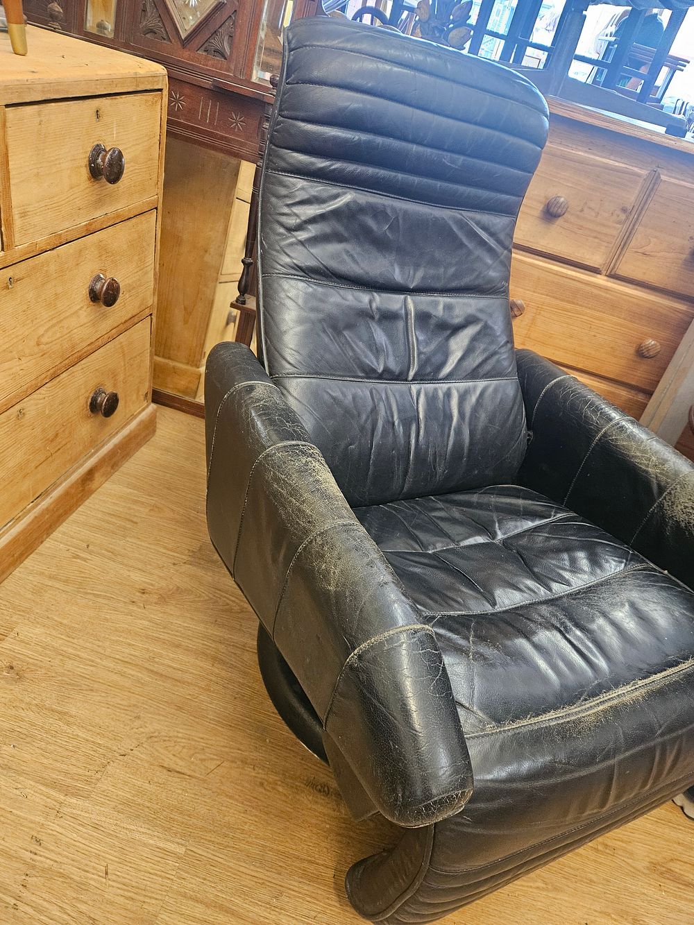 Lot 20a – Danish recliner chair af