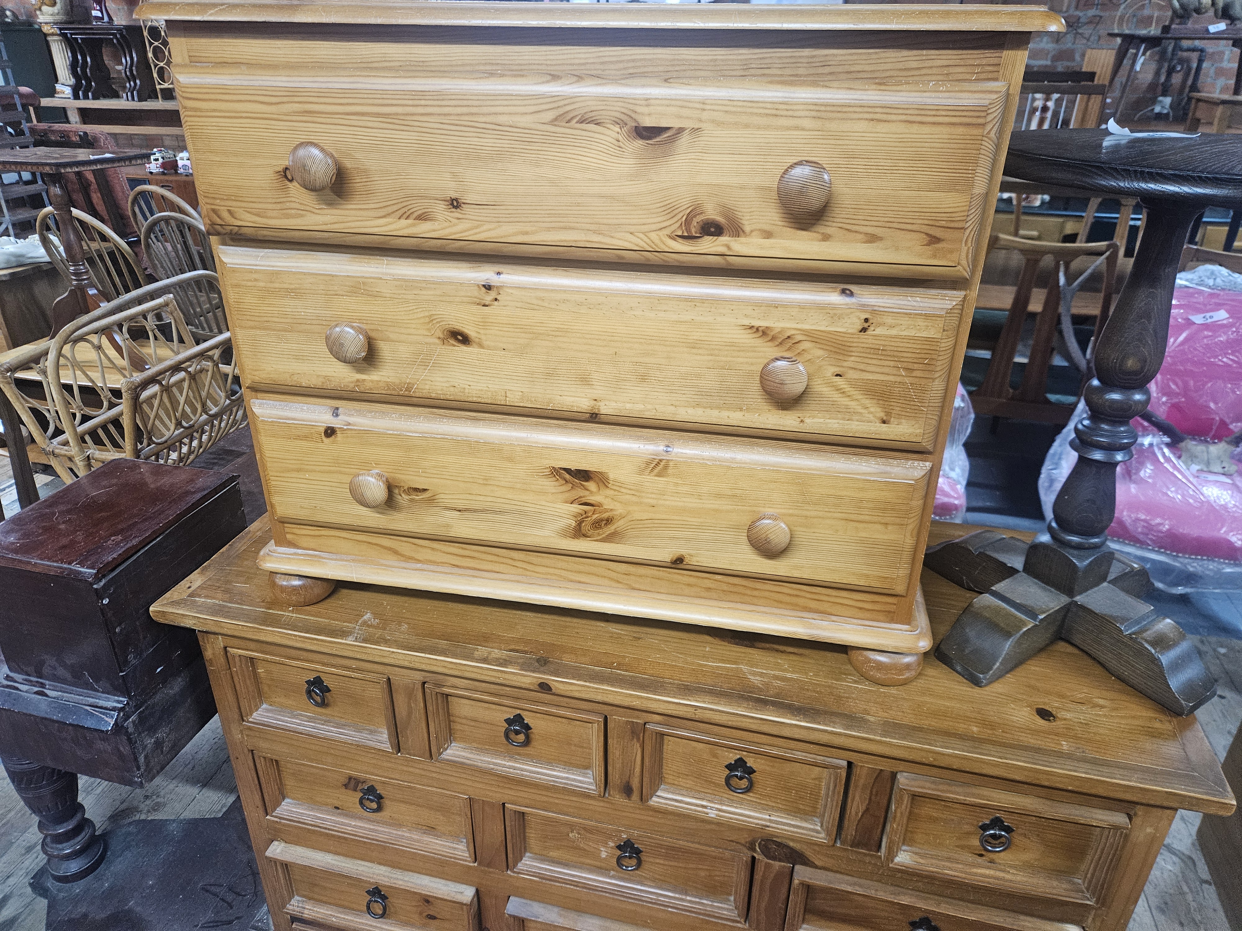Pine chest of drawers