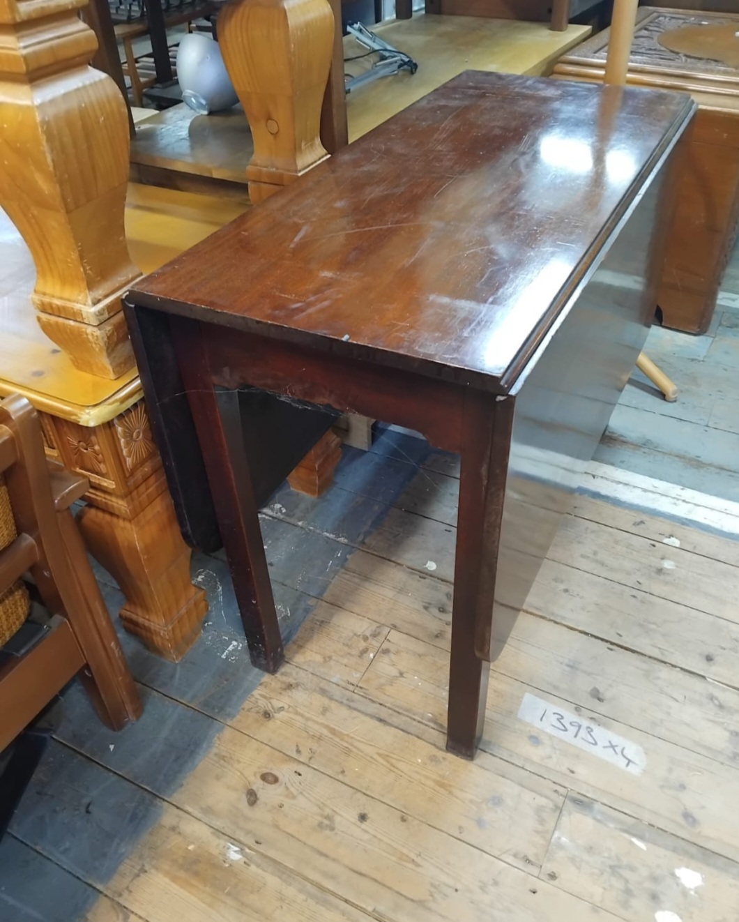 20th Century Stained Hardwood Gate-Leg Drop-Leaf Dining Table