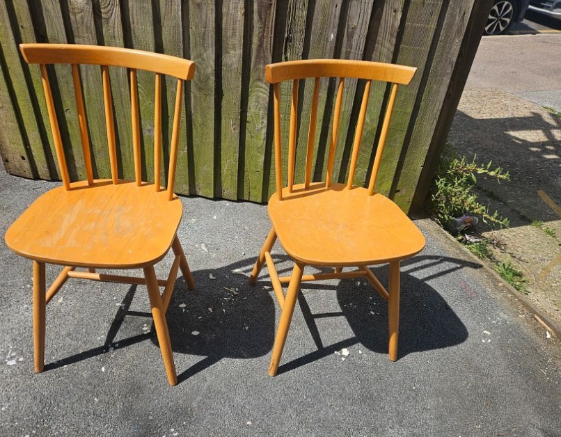 A Pair of Poul Volther J46 Dining Chairs for FDB Mobler