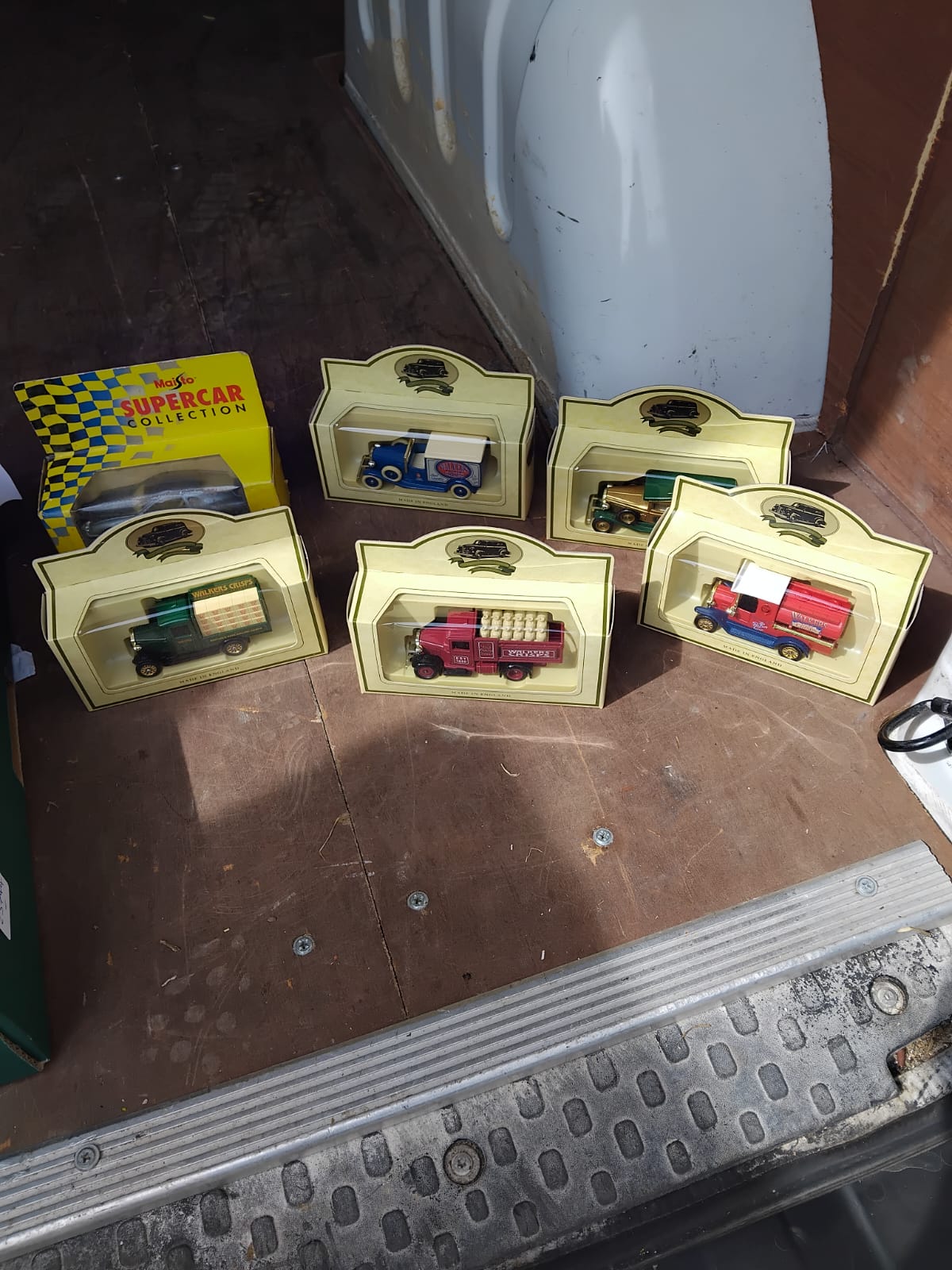 A Collection of Lledo Days Gone and Maisto Die-cast Model Vehicles
