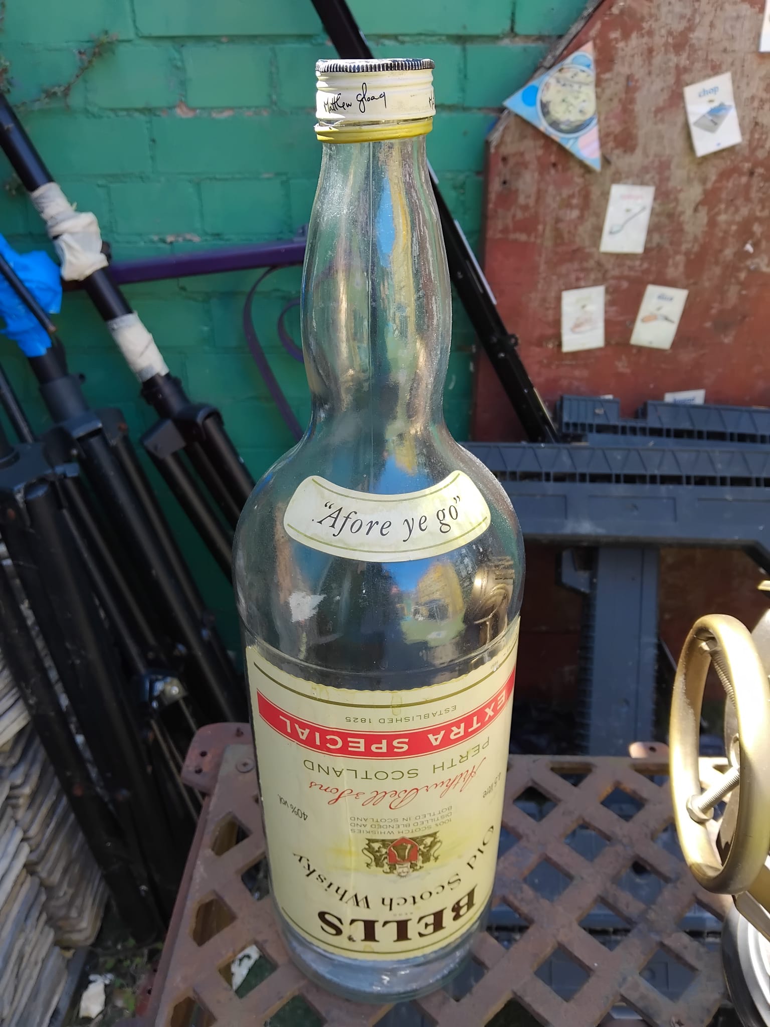 Large Format 1.5 Litre Bell's Old Scotch Whisky Extra Special Bar Dispenser Bottle