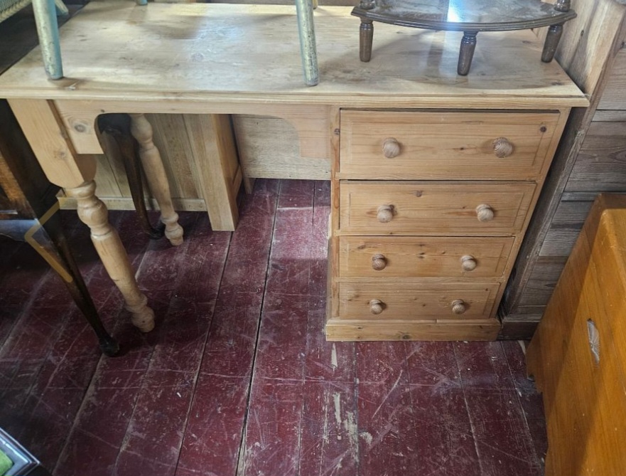 Contemporary Solid Pine Single Pedestal Desk