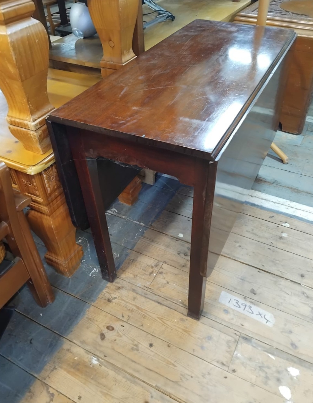 Late 19th or Early 20th Century Mahogany Drop-leaf Dining Table