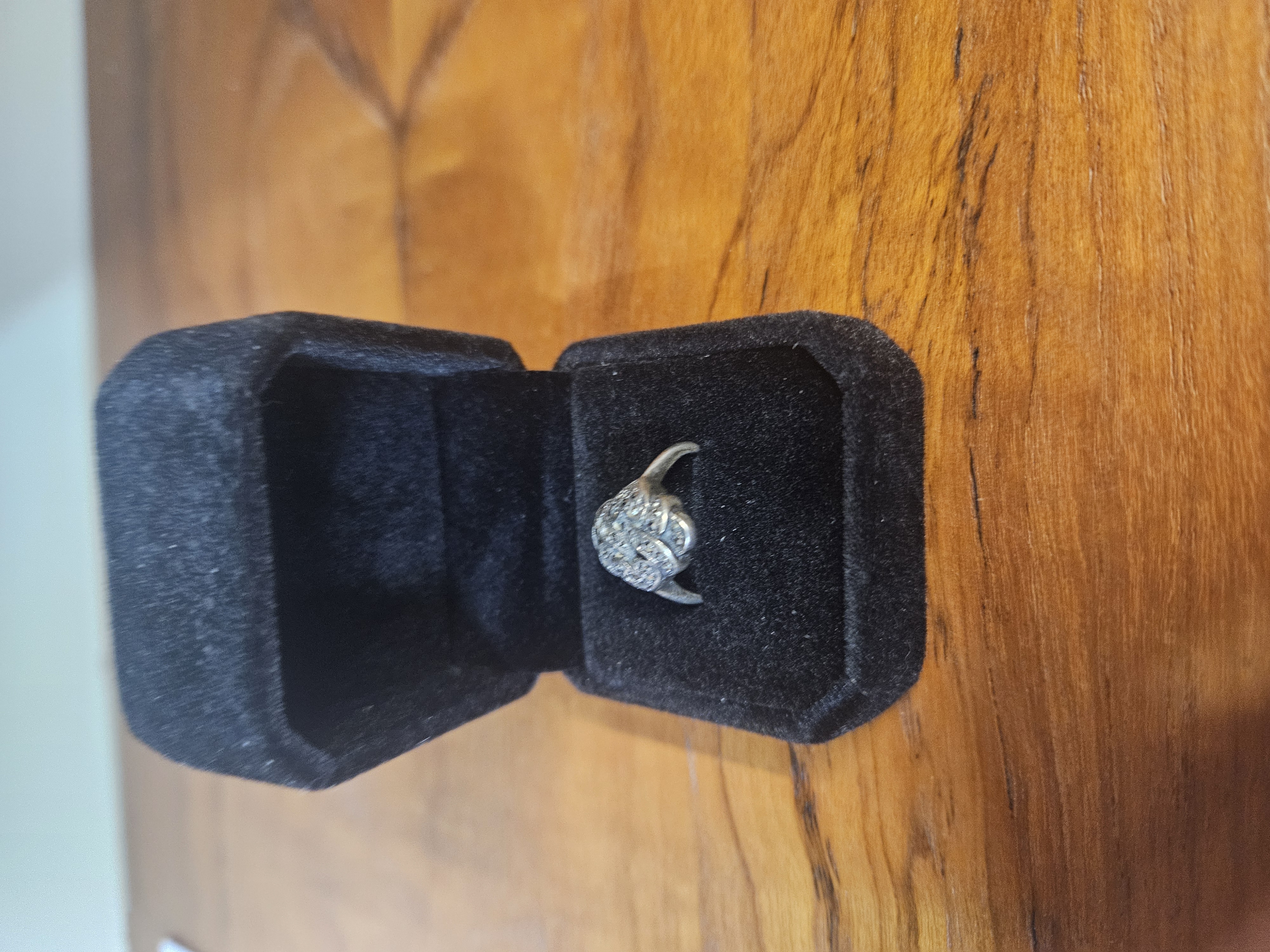 Silver marcasite ring
