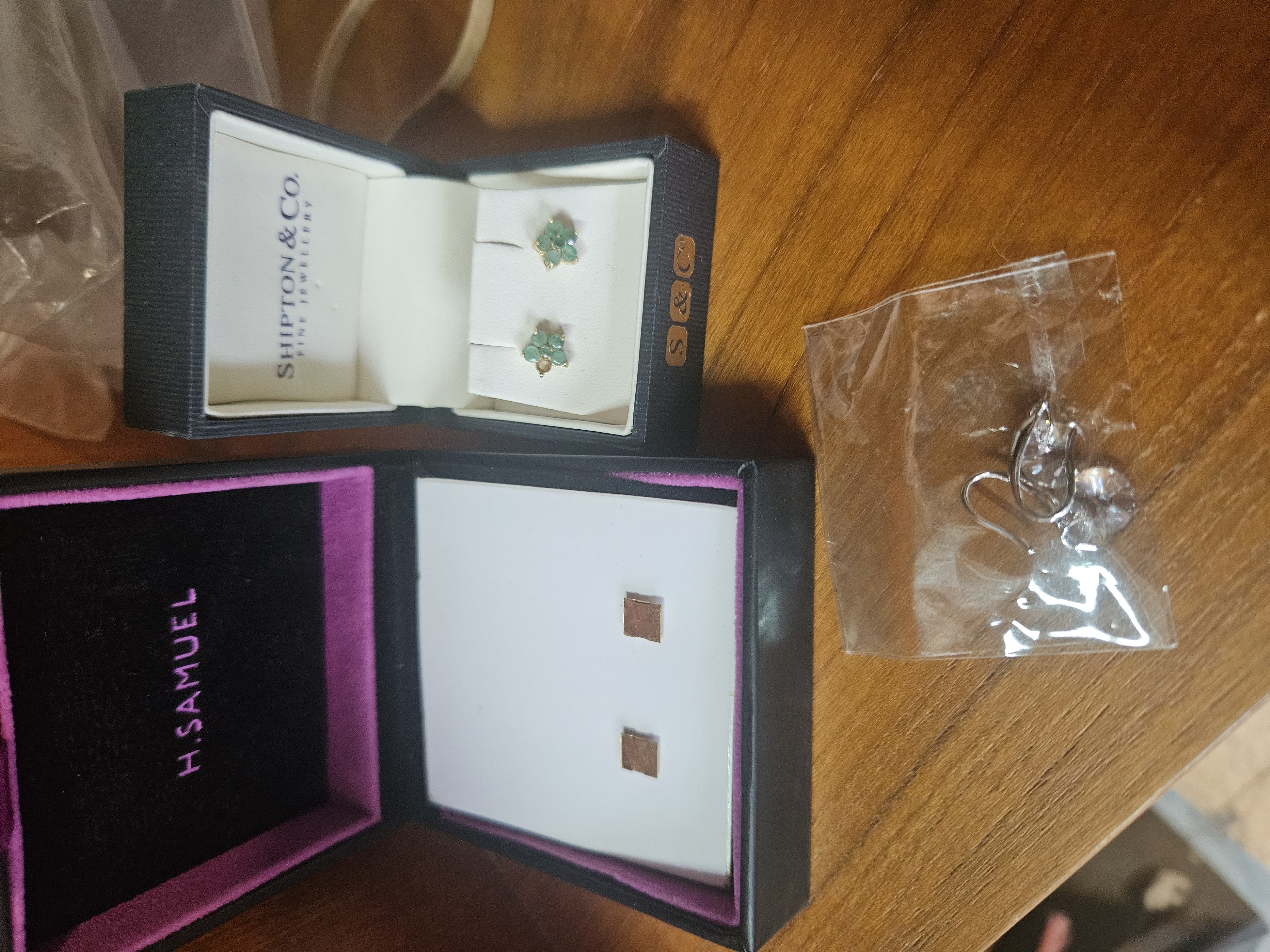 Three Pairs of Earrings 1x af 1x silver