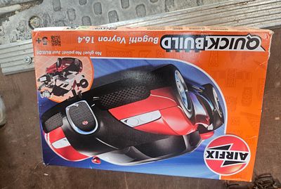 Airfix Quick Build Bugatti Veyron 16.4 Plastic Model Kit