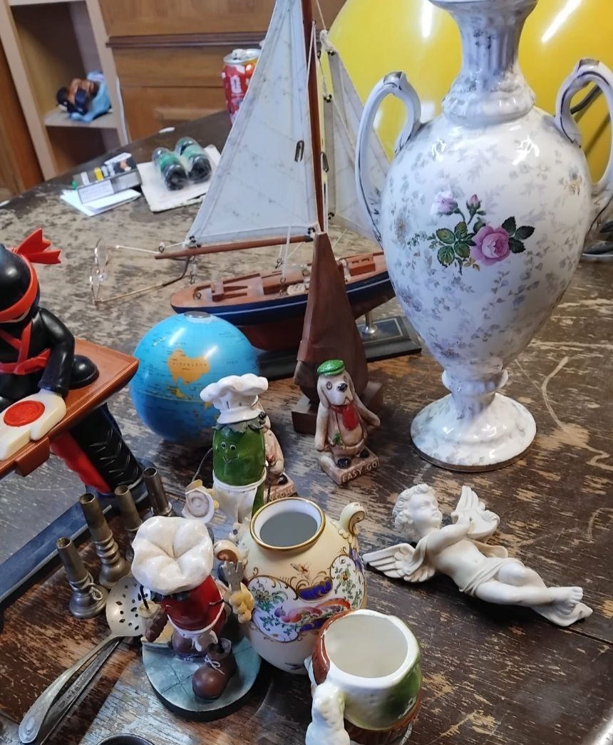 Lot 139 – An Assortment of Decorative Objects and Collectibles Including a Ceramic Vase and Model Sailboat