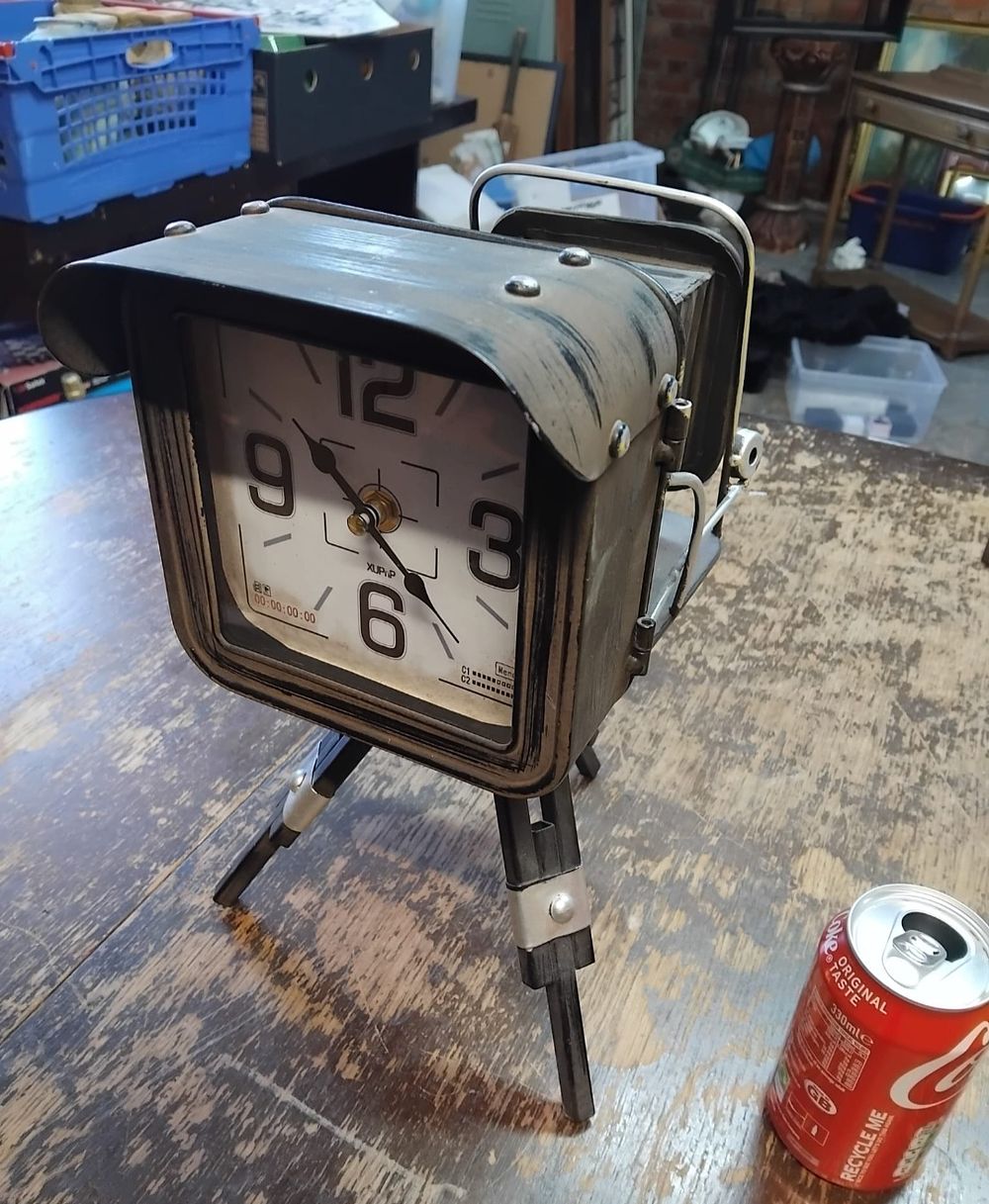 Lot 152 – A Xupip Industrial Style Novelty Camera Tripod Mantel Clock
