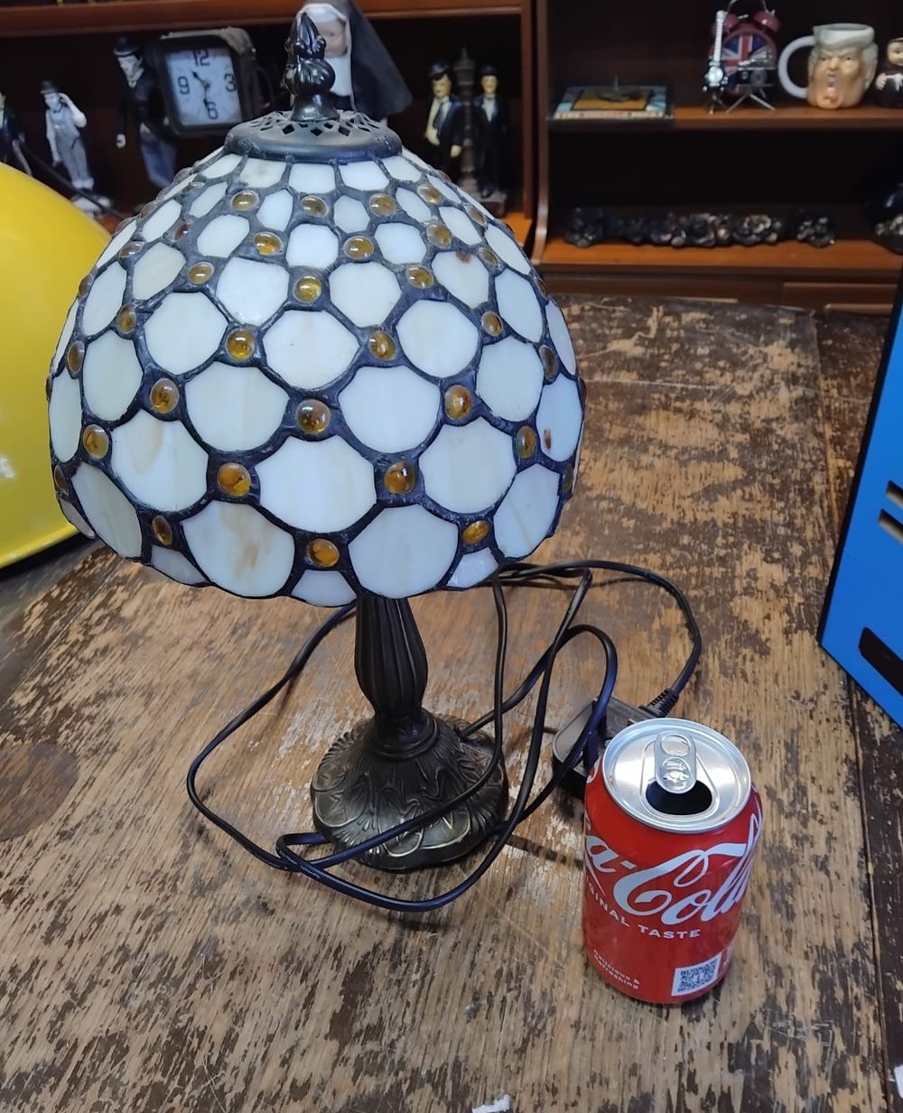 Lot 163 – Jewelled Leaded Glass Table Lamp with Foliate Cast Metal Base