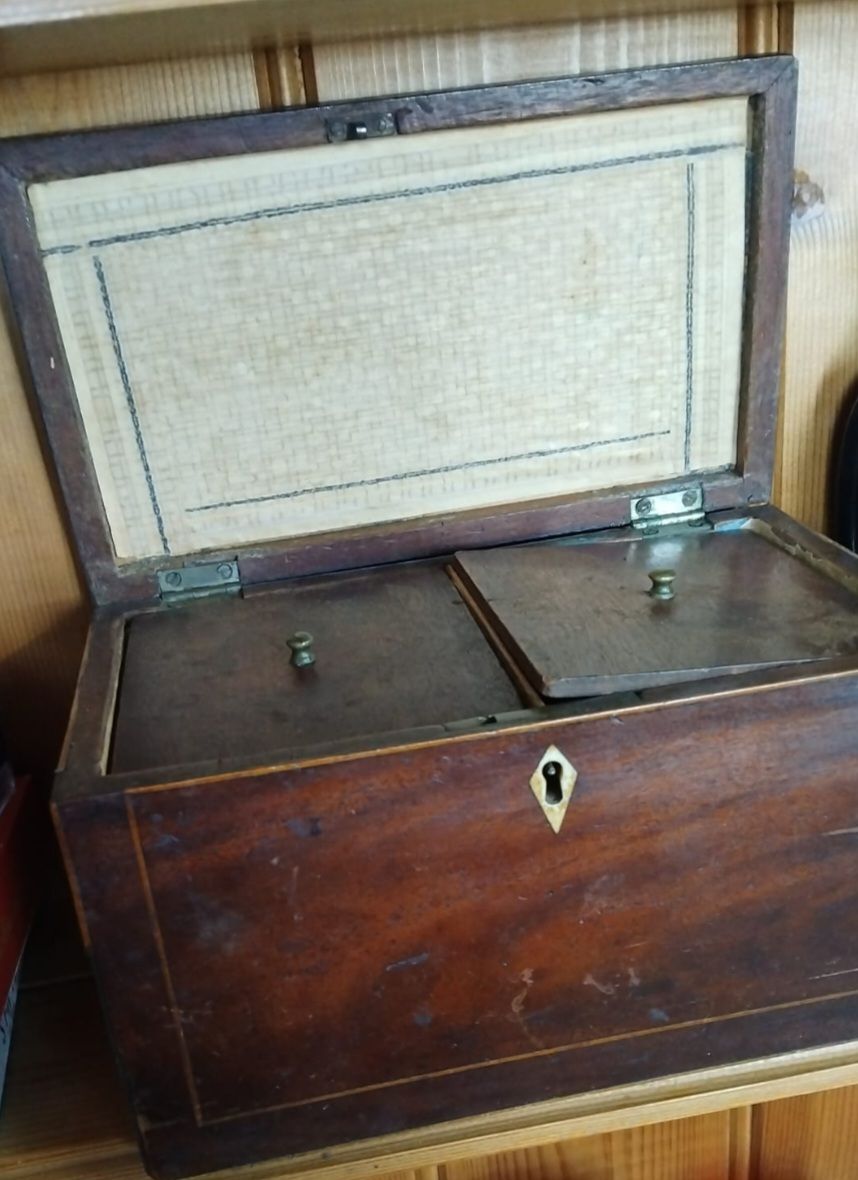 Lot 173 – A Regency Inlaid Mahogany Tea Caddy