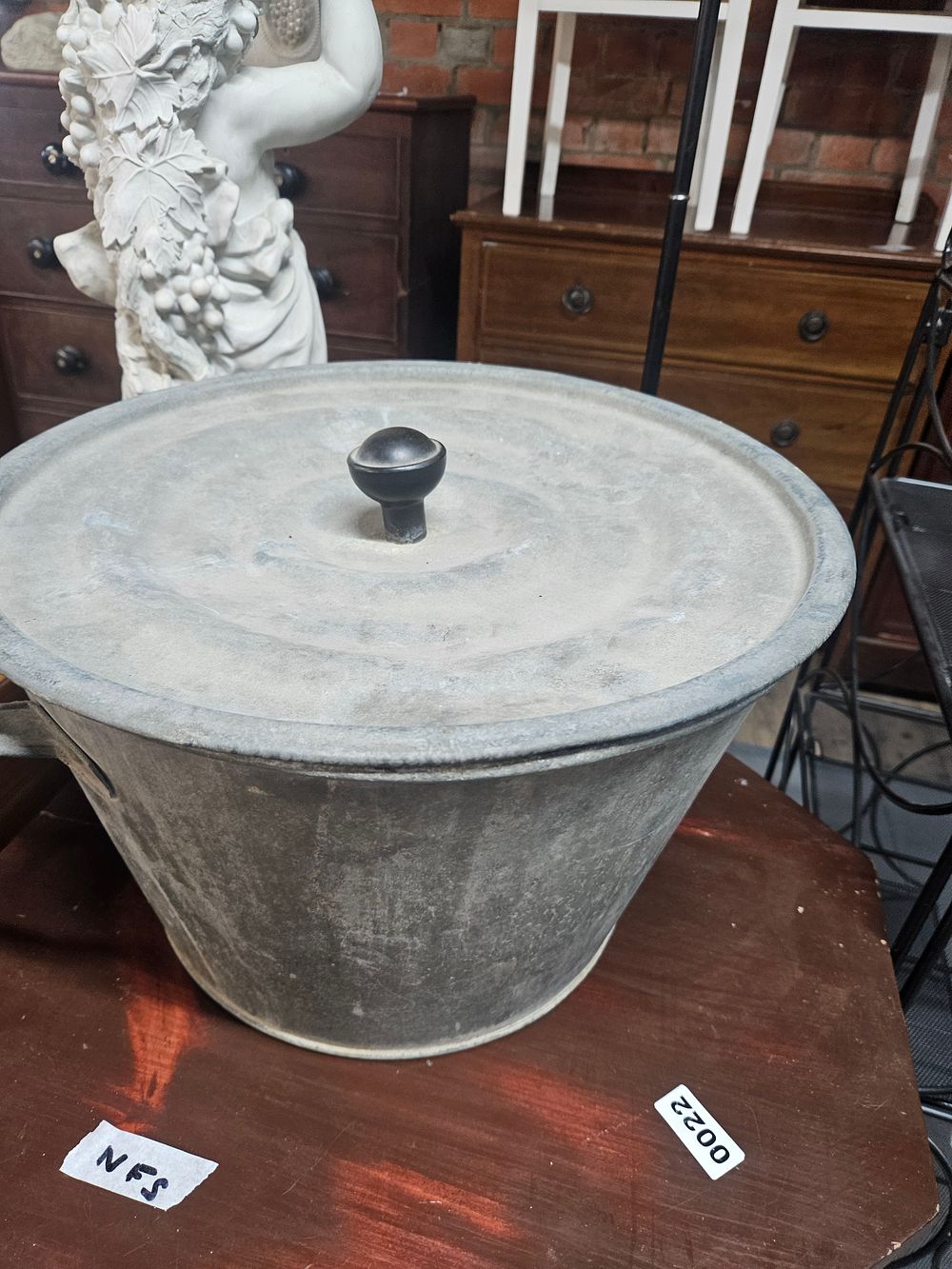 Lot 204 – A Vintage Galvanised bucket