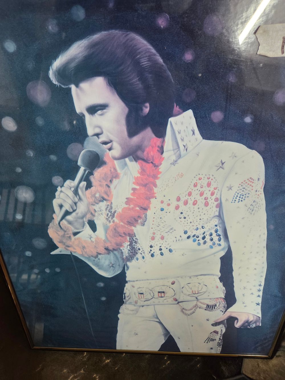 Lot 168 – A Vintage Framed Print of Elvis Presley