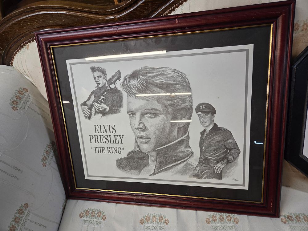 Lot 192 – A Vintage Framed Elvis Presley Sketch Print