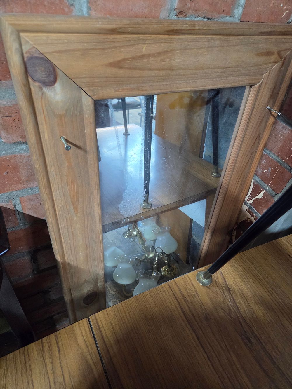 Lot 252 – Pine mirror