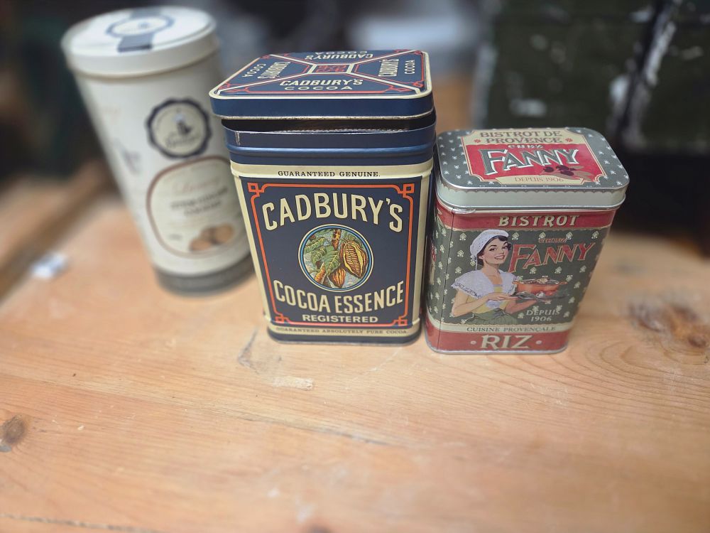 Lot 279 – A Trio of Vintage Decorative Storage Tins af