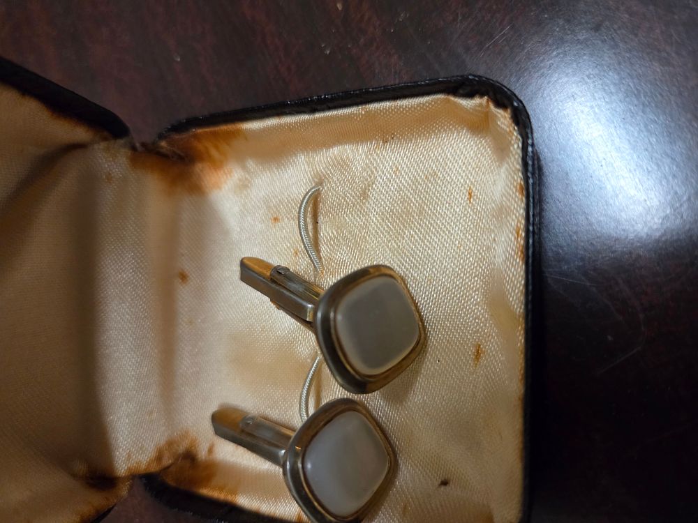 Lot 297 – A Pair of Vintage gold plated and Mother of Pearl Cufflinks
