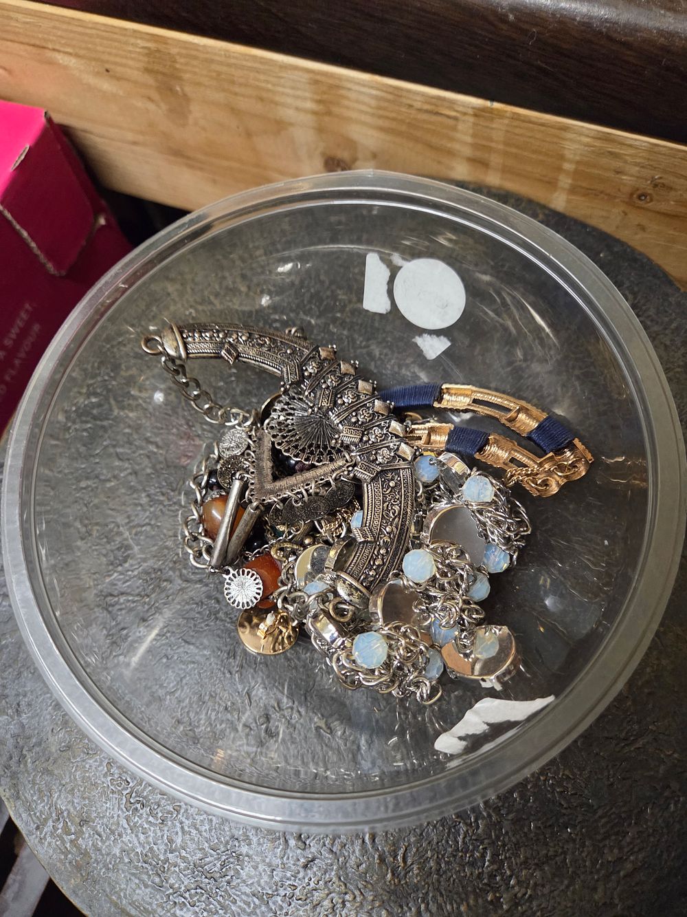 Lot 303 – A Collection of Costume Jewellery