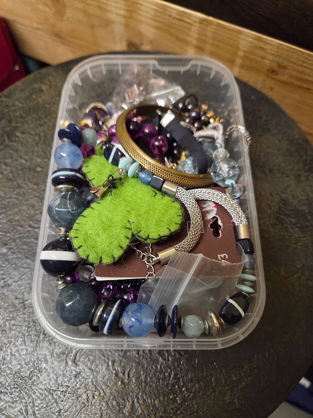 Lot 306 – A Collection of Contemporary Beaded and Costume Jewellery