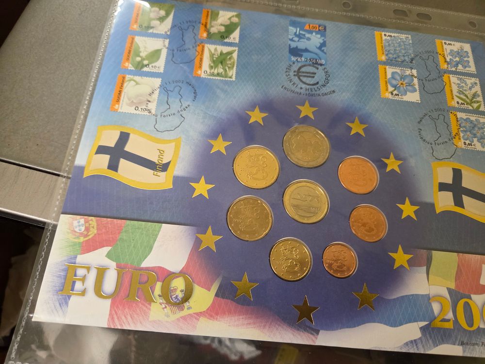 Lot 323 – A Finland Euro Coin and Stamp Set