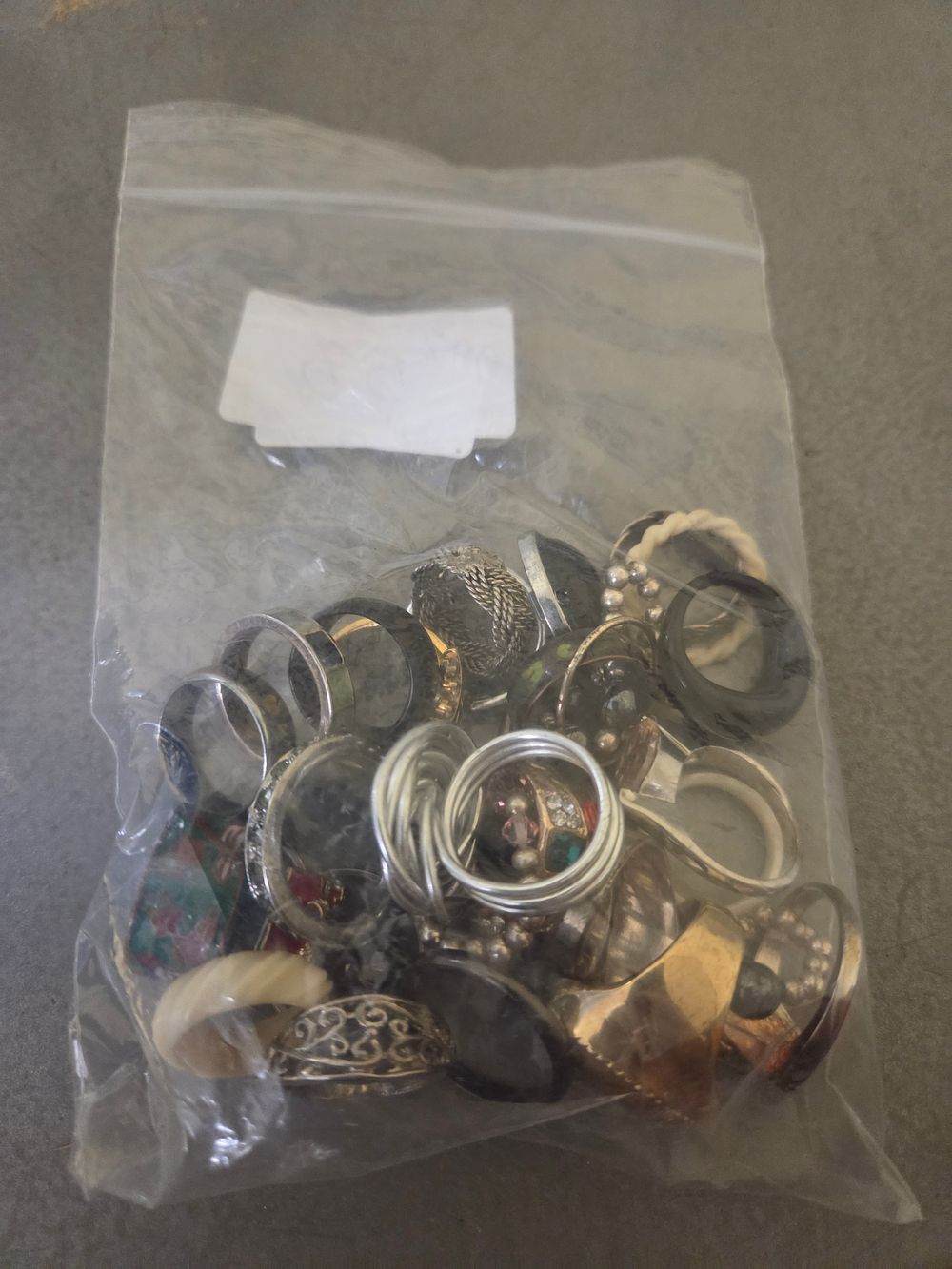 Lot 350 – A Collection of Costume Rings
