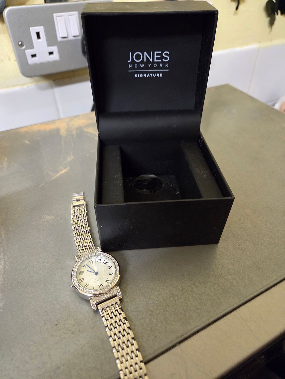 Lot 351 – Jones New York Signature Wristwatch af not tested