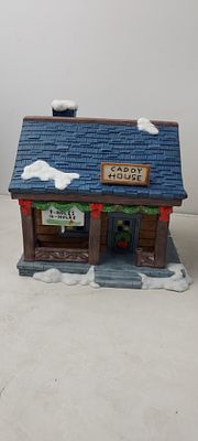 Roman, Inc. Clubhouse Collectible "Caddy House" Porcelain Lighted House #01998. A Roman, Inc. 