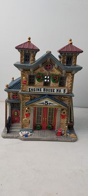 2006 Lemax Coventry Cove Engine House No. 5 Lighted Building #65412KM. This highly detailed 