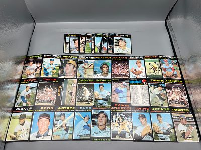 Lot of (50) 1971 Topps Baseball Cards - Varying Conditions