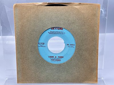 1962 Skytone Records Fortuneers Look A' There/Oh, Wow, Baby 45 RPM Record - 1000 - Records are 