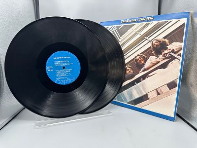 The Beatles: The Beatles 1967-1970 (1976), 2 LPs, gatefold, Capitol reissue - Records are 