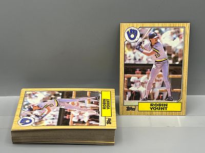 Lot of (40) 1987 Topps Robin Yount #773
