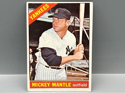 1966 Topps #50 Mickey Mantle (HOF) / Yankees