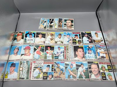 Lot of (50) 1970 Topps Baseball w/Schoendienst - HOF - Varying Conditions