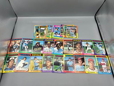 Lot of (34) 1975 Topps Baseball - Varying Conditions