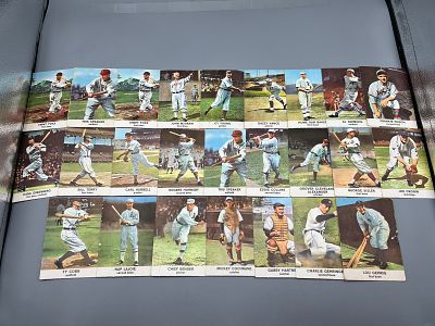 Lot of (25) 1961 Golden Press Baseball Cards - Varying Conditions