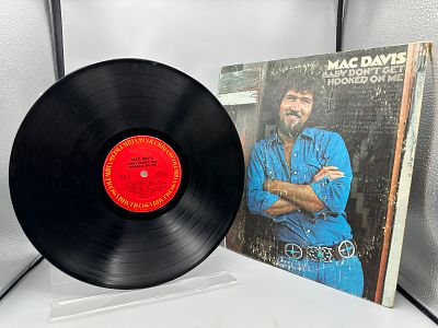 1972 Columbia Records Mac Davis Baby Don't Get Hooked On Me Vinyl Album - KC 31770 - Records 