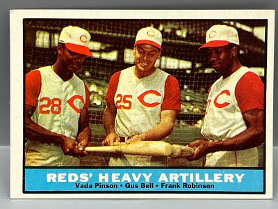 1961 Topps #25 - Reds Heavy Artillery - Frank Robinson