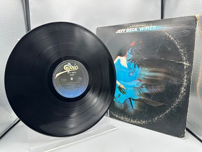 1976 Epic Records Jeff Beck Wired Vinyl Album - PE 33849 - Records are untested by the auction 