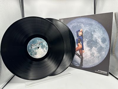 Dua Lipa: Future Nostalgia - The Moonlight Edition (2021), 2 LPs, gatefold - Records are 