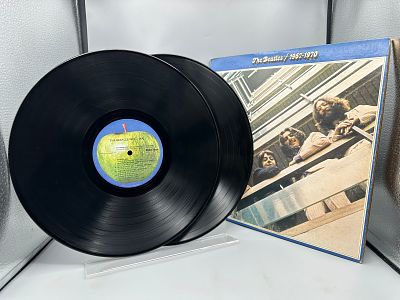 1973 Apple Records The Beatles 1967-1970 Double LP Vinyl Album - SKBO 3404 - Records are 