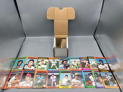 Lot of (75) 1975 Topps Baseball Cards - Varying Conditions