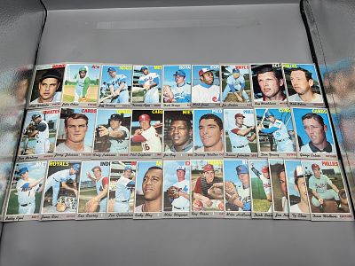 Lot of (30) 1970 Topps Baseball Cards W/ Stars - Varying Conditions