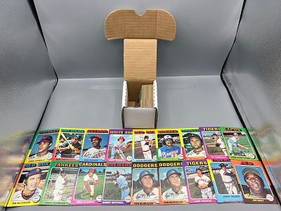 Lot of (75) 1975 Topps Baseball Cards - Varying Conditions