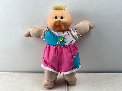 Vintage Coleco Cabbage Patch Kids Preemie Doll with Crayon Pattern Romper