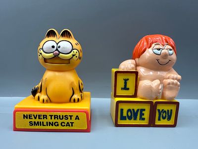 1981-82 Smiling Garfield and Marvin Plastic Toys