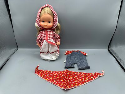Kellogg's Cornflakes Sweetheart of the Corn Doll and Additional Outfit